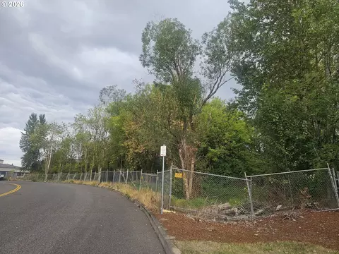 53 Rd St, Vancouver, WA 98662