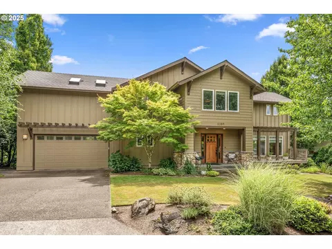 2209 NW Crestview Way, Portland, OR 97229