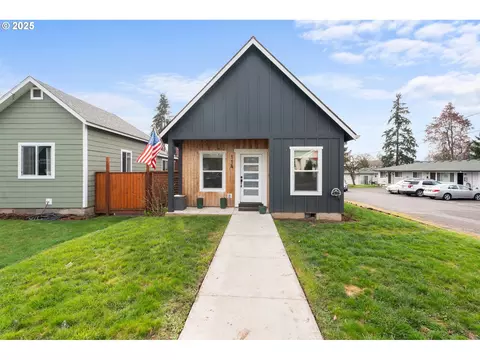 114 Pine St, Saint Helens, OR 97051