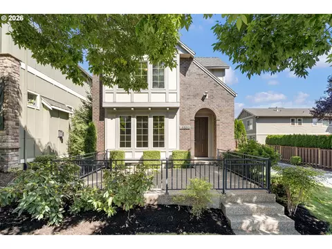16845 NW Vetter Dr, Portland, OR 97229