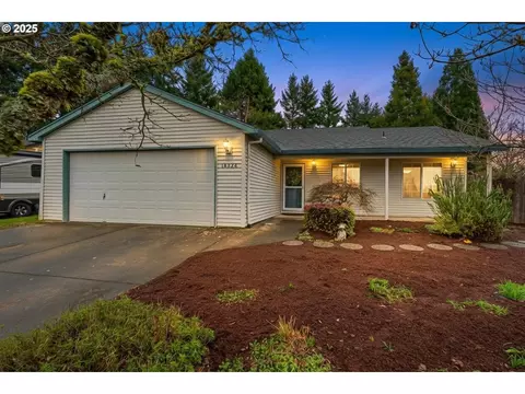 19326 Rollins St, Oregon City, OR 97045
