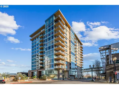 1920 S River Dr #E1005, Portland, OR 97201