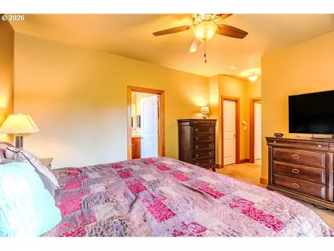 703 SE Anderson Ln, Gresham, OR 97080 photo 24