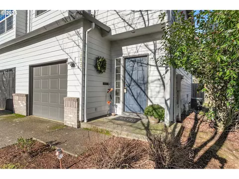 18637 SW Cascade Dr, Beaverton, OR 97003