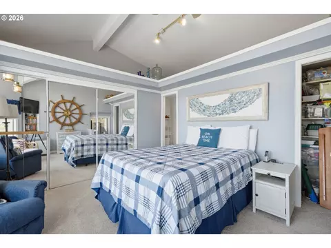 Bedroom - 1625 Rosenberg Loop, Oceanside, OR 97134 photo 3 of 4