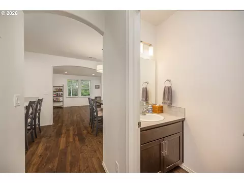 Entry Way - 22447 Noti Loop, Noti, OR 97461 photo 2 of 3