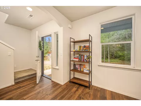 Entry Way - 22447 Noti Loop, Noti, OR 97461 photo 1 of 3