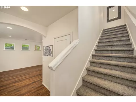 Entry Way - 22447 Noti Loop, Noti, OR 97461 photo 3 of 3