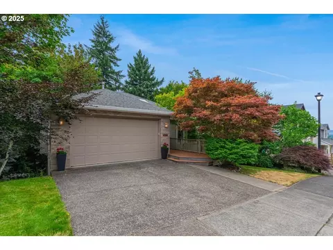 7765 SW Carrollon Dr, Beaverton, OR 97007