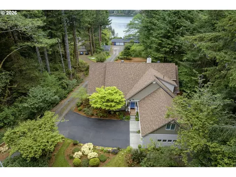 83923 Cloud Nine Rd, Florence, OR 97439