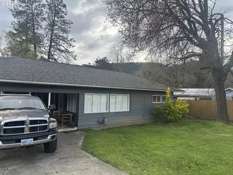 238 Wecks Rd, Myrtle Creek, OR 97457