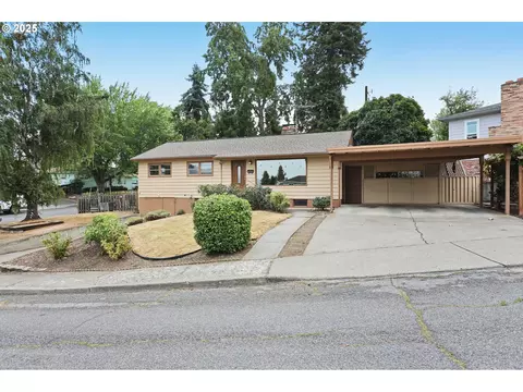 716 E 20th St, The Dalles, OR 97058