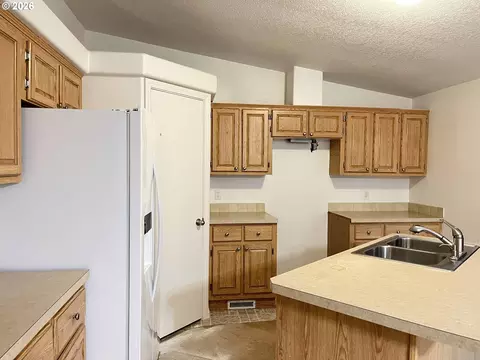 11211 Highway 36, Mapleton, OR 97453 photo 42