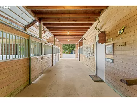 Entry Way - 12737 NE Cedarbrook Rd, Aurora, OR 97002 photo 4 of 4