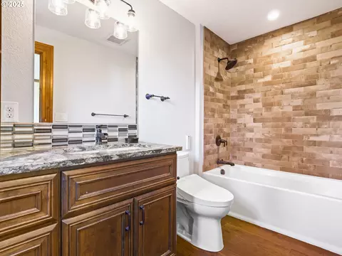 Bath - 30425 SE Haley Rd, Boring, OR 97009 photo 1 of 11