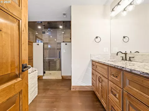 Bath - 30425 SE Haley Rd, Boring, OR 97009 photo 2 of 11
