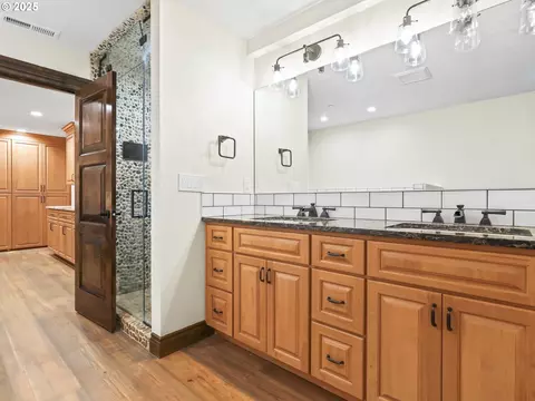 Bath - 30425 SE Haley Rd, Boring, OR 97009 photo 11 of 11
