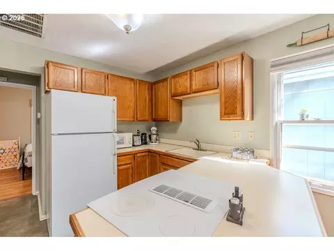 Kitchen - 824 NW Mignonette Ave, Gresham, OR 97030 photo 2 of 3