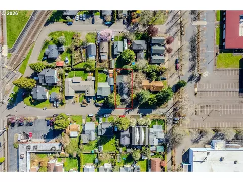 View/Area - 824 NW Mignonette Ave, Gresham, OR 97030 photo 2 of 2
