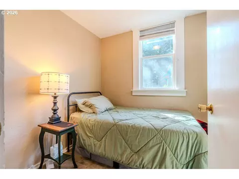 Bedroom - 824 NW Mignonette Ave, Gresham, OR 97030 photo 1 of 6