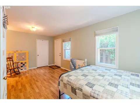 Bedroom - 824 NW Mignonette Ave, Gresham, OR 97030 photo 3 of 6
