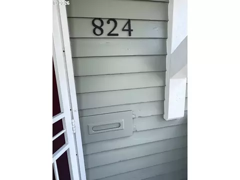 Exterior - 824 NW Mignonette Ave, Gresham, OR 97030 photo 1 of 9