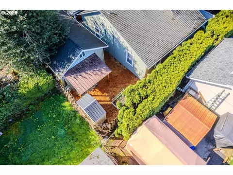 View/Area - 824 NW Mignonette Ave, Gresham, OR 97030 photo 1 of 2