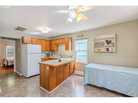 Kitchen - 824 NW Mignonette Ave, Gresham, OR 97030 photo 1 of 3