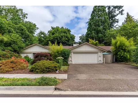 3515 Regent Ave, Eugene, OR 97401