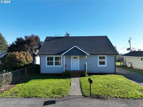 433 Pine St, Brookings, OR 97415