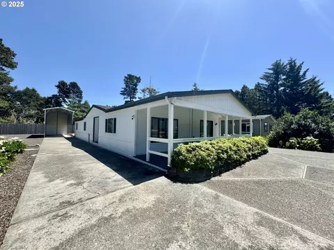 1601 Rhododendron Dr #676, Florence, OR 97439