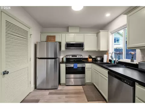 Kitchen - 1733 Mill Aly, Eugene, OR 97401 photo 1 of 3