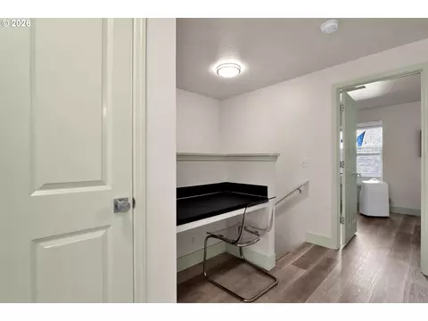 Entry Way - 1733 Mill Aly, Eugene, OR 97401 photo 1 of 1