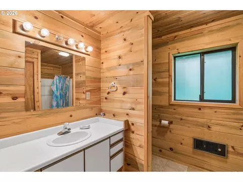 28320 E Road 20, Rhododendron, OR 97049 photo 27
