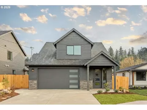 407 S 1st St, Silverton, OR 97381