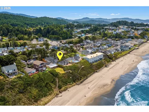 3063 SW Anchor Ave, Lincoln City, OR 97367