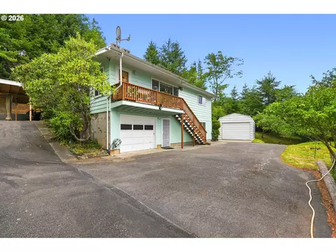 640 Royal Dr, Lakeside, OR 97449
