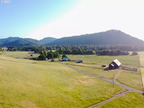 510 Jones Rd, Roseburg, OR 97471