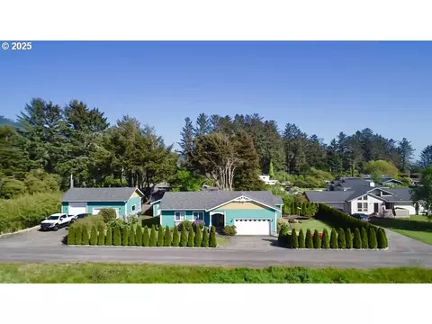 15561 Lily Field Ln, Brookings, OR 97415