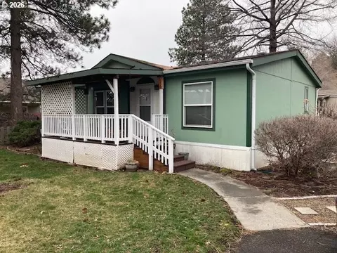 1809 26th St #14, La Grande, OR 97850