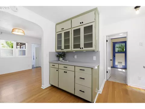 Kitchen - 2459 Miami Ln, Eugene, OR 97403 photo 3 of 5