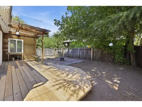 Exterior - 2459 Miami Ln, Eugene, OR 97403 photo 5 of 5
