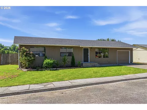 411 Brierwood Ct, Castle Rock, WA 98611