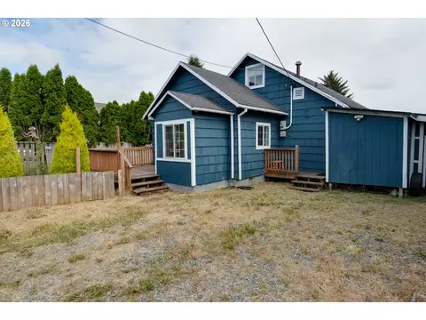 92367 E Rd, Astoria, OR 97103