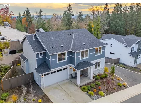 8588 SW Summit Ct, Portland, OR 97225
