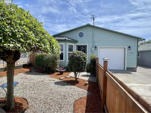 1625 Lakeshore Dr, Coos Bay, OR 97420