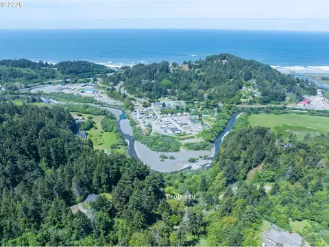 00 Mateer Rd #1300, Gold Beach, OR 97444