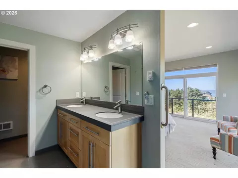 Bath - 175 Crescent St, Oceanside, OR 97134 photo 2 of 5