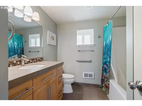 Bath - 175 Crescent St, Oceanside, OR 97134 photo 4 of 5