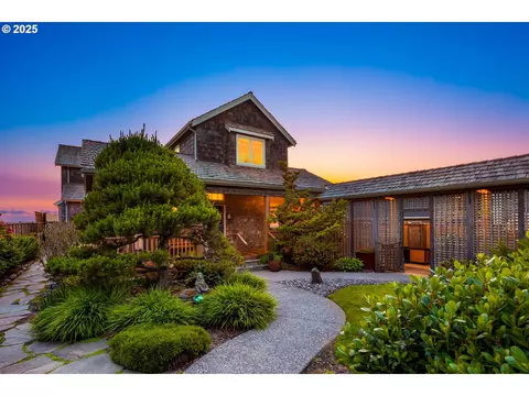 3632 Pacific St, Cannon Beach, OR 97110